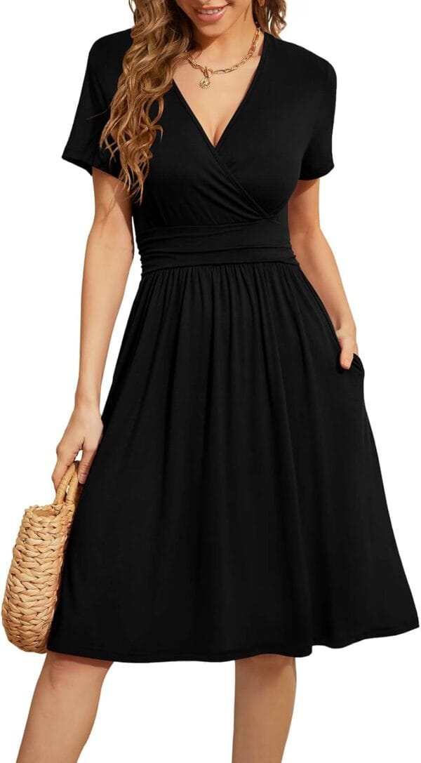 Women's floral V-neck summer dress with short sleeves and pockets