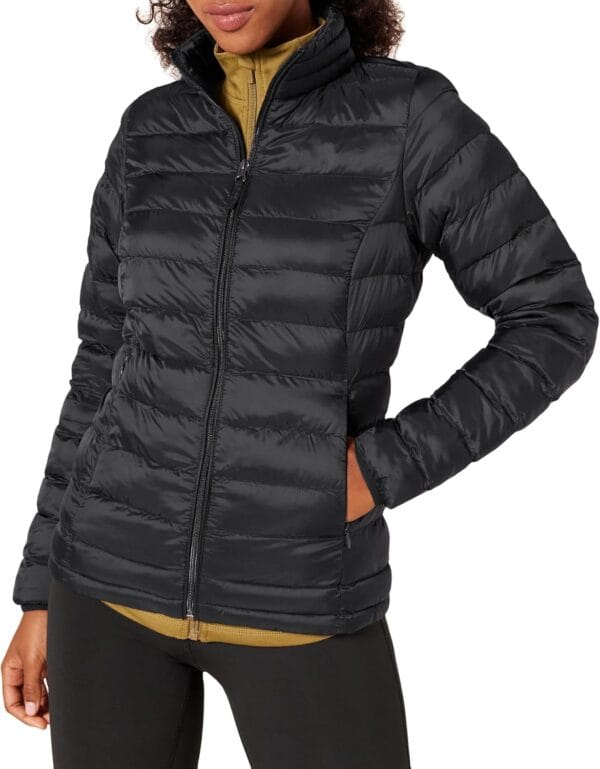 Lightweight women's packable puffer jacket with long sleeves, water-resistant