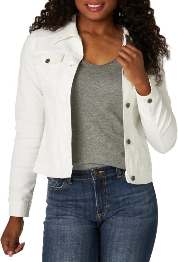 Plus size denim jacket for women in blue, relaxed fit