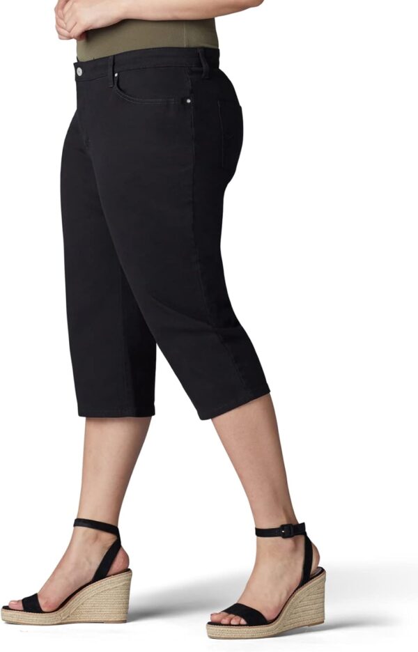 Lee Women's Plus Size Capri Jeans in relaxed fit denim