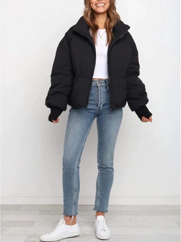 Women's winter cropped puffer jacket in stylish quilted design