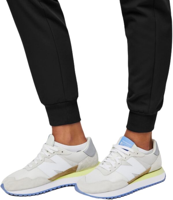 High waisted jogger scrub pants for women in slim fit with six pockets