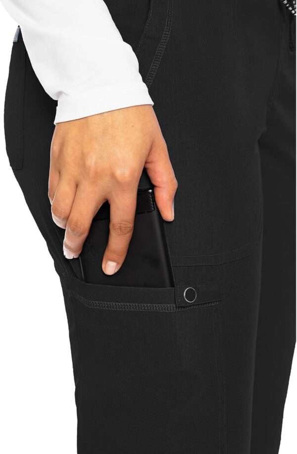 Lightweight women's jogger scrub pants with 5 pockets, black color and stretch fabric