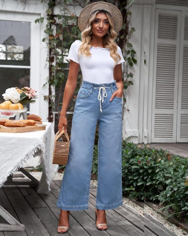 Women's stretchy high waisted wide leg jeans in baggy fit