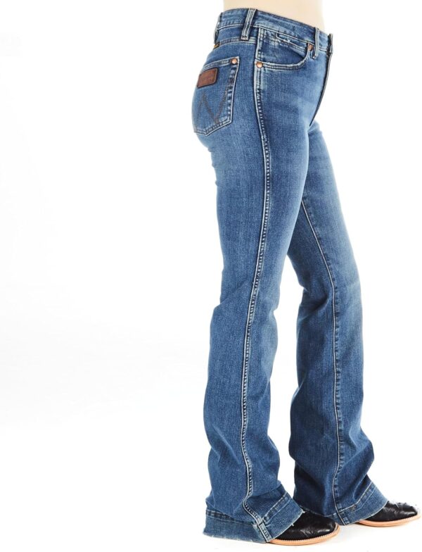 Affordable women's trouser jeans in high rise with stylish fit by Wrangler