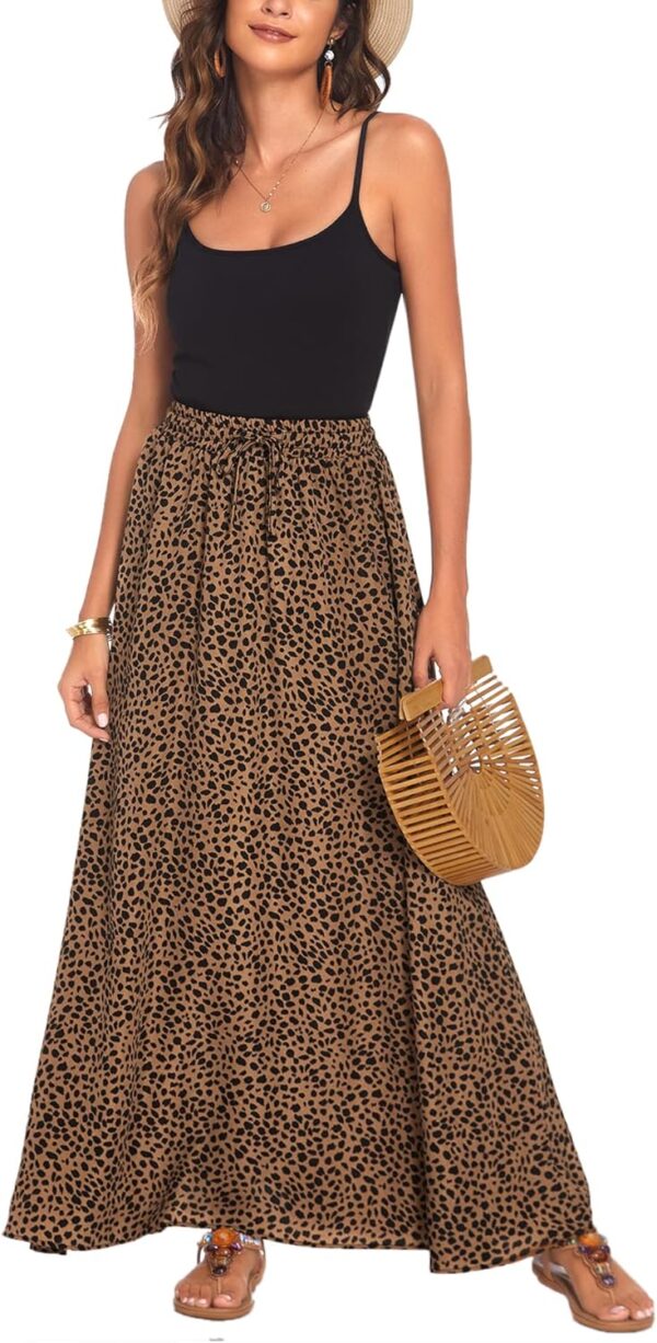 Women's pleated high-waisted maxi skirt in lightweight fabric